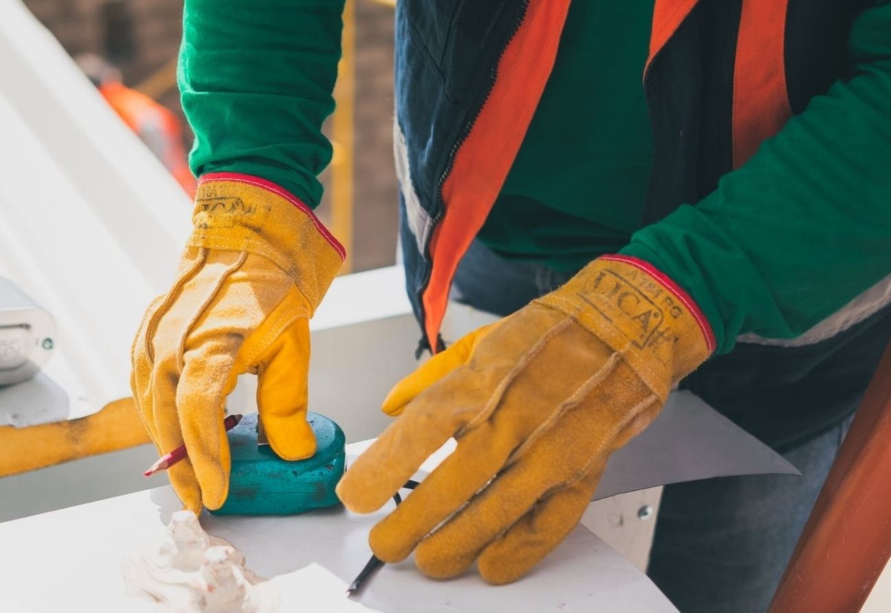 Nitrile construction gloves